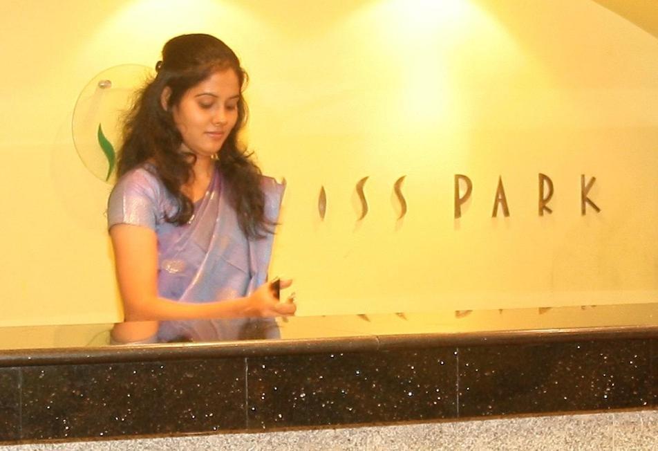 Hotel Swiss Park Dhaka Buitenkant foto
