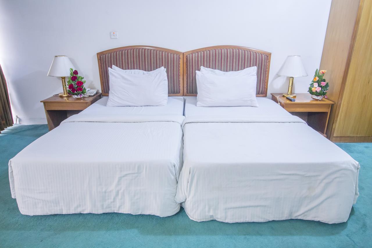 Hotel Swiss Park Dhaka Buitenkant foto
