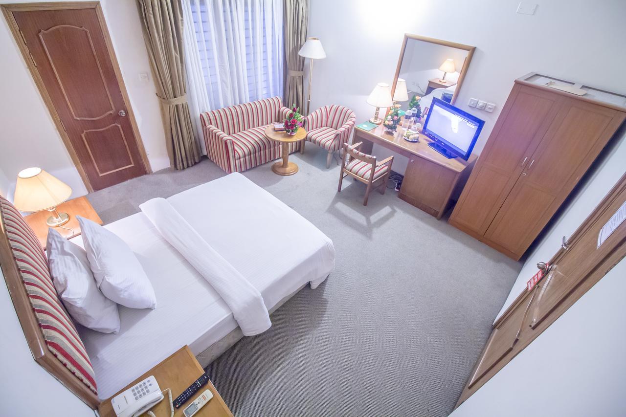 Hotel Swiss Park Dhaka Buitenkant foto