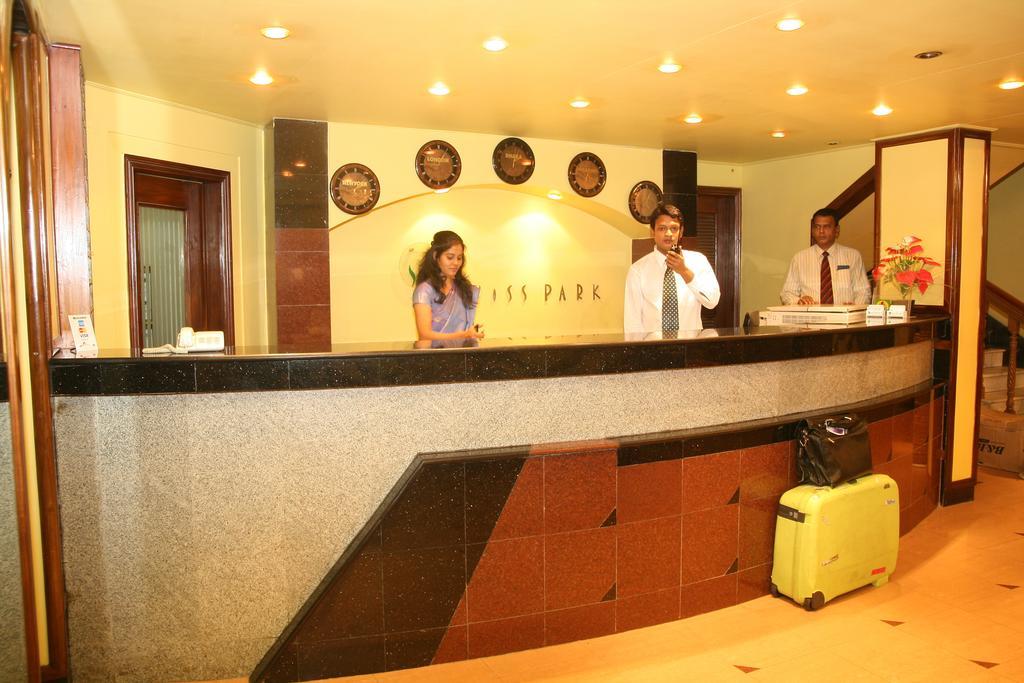 Hotel Swiss Park Dhaka Buitenkant foto